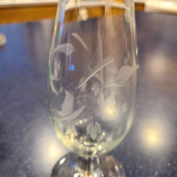 Vintage Etched Footed Pedestal Bud Vase Floral Etching Flared Top Very Elegant - Picture 6 of 9